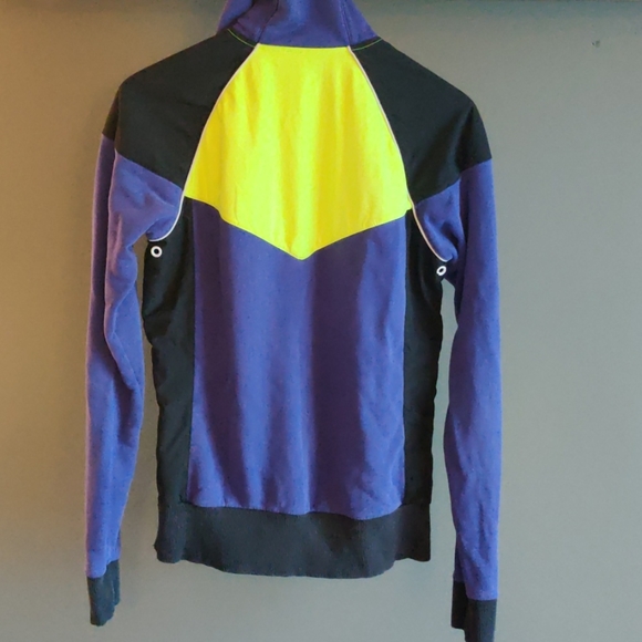 Nike hooded sweatshirt with fun neon details - Picture 2 of 11